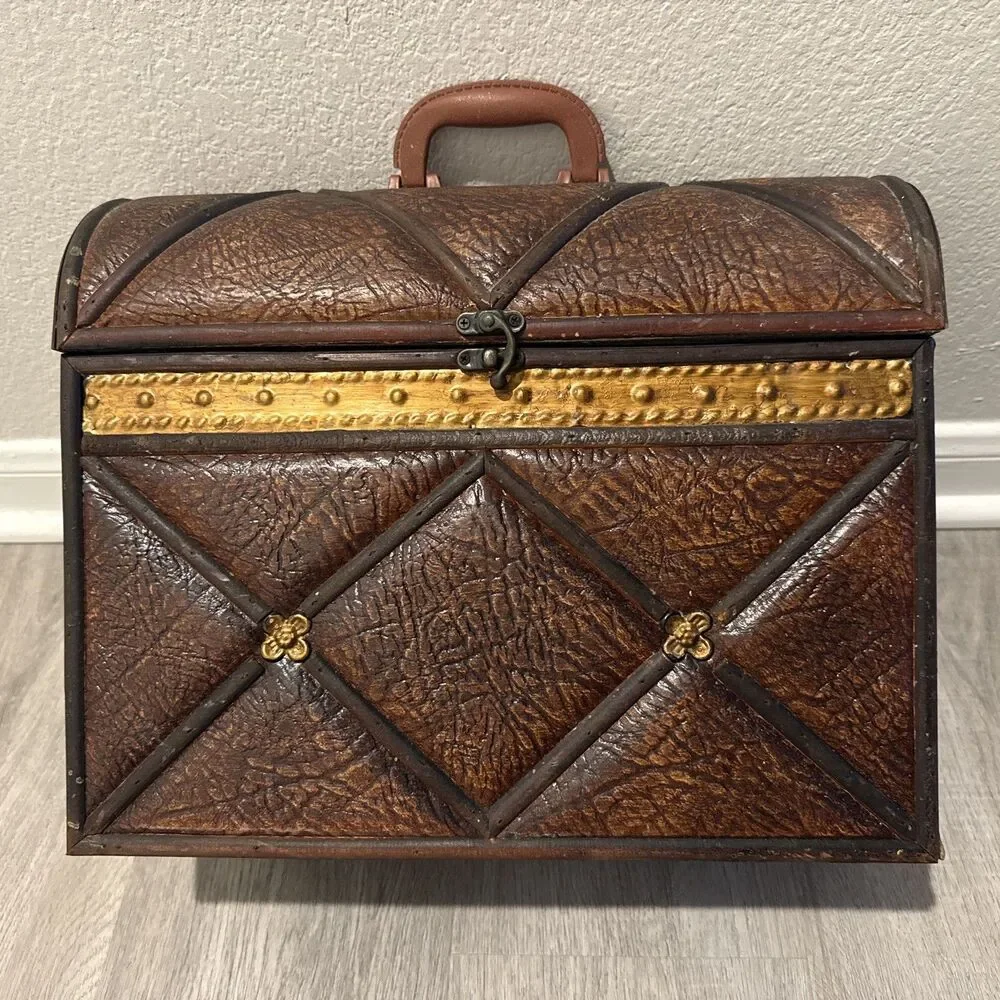 Vtge 30th wooden Box Covered by Natural leather Treasure Cheat Design, Domed Lid